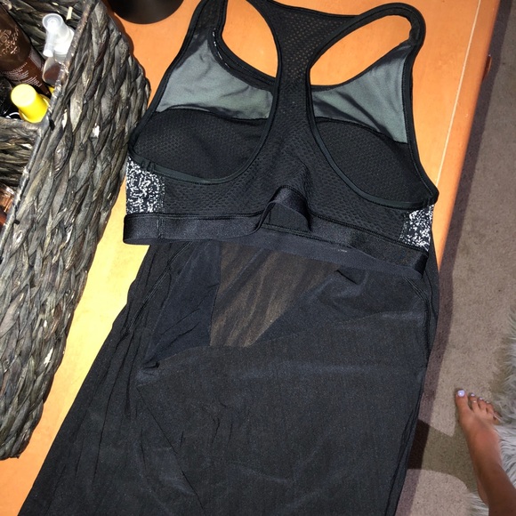 Lulu lemon built in bra tank!! Never worn - Picture 2 of 4
